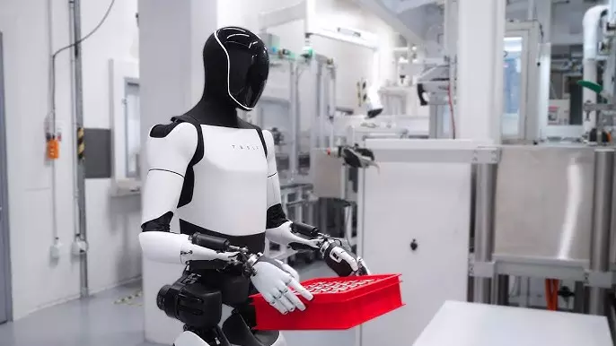 中金宸大 Tesla人形机器人再延期 手部成本高达4.6万但只能用48日